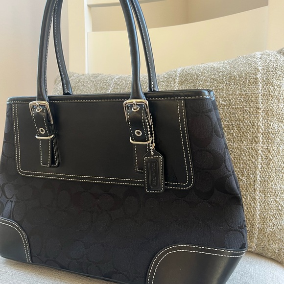 Coach Signature Buckle Carryall – Black Leather Trim – Mint Condition - Picture 10 of 11